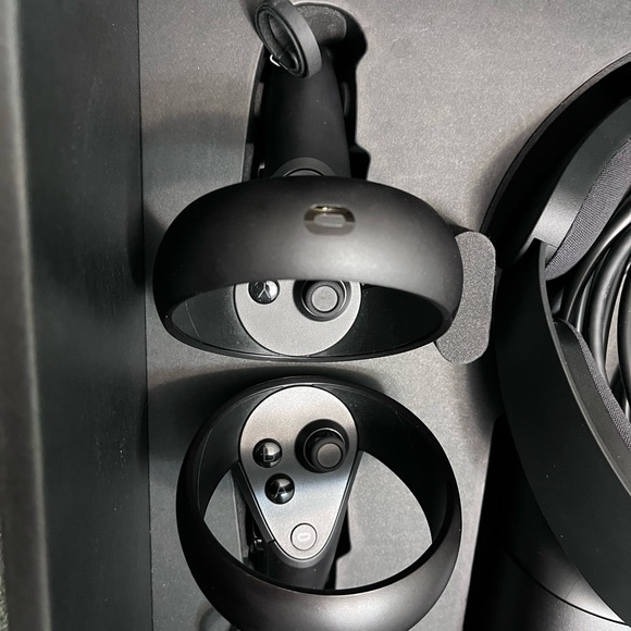 Oculus Rift S. New never been used - Picture 2 of 4